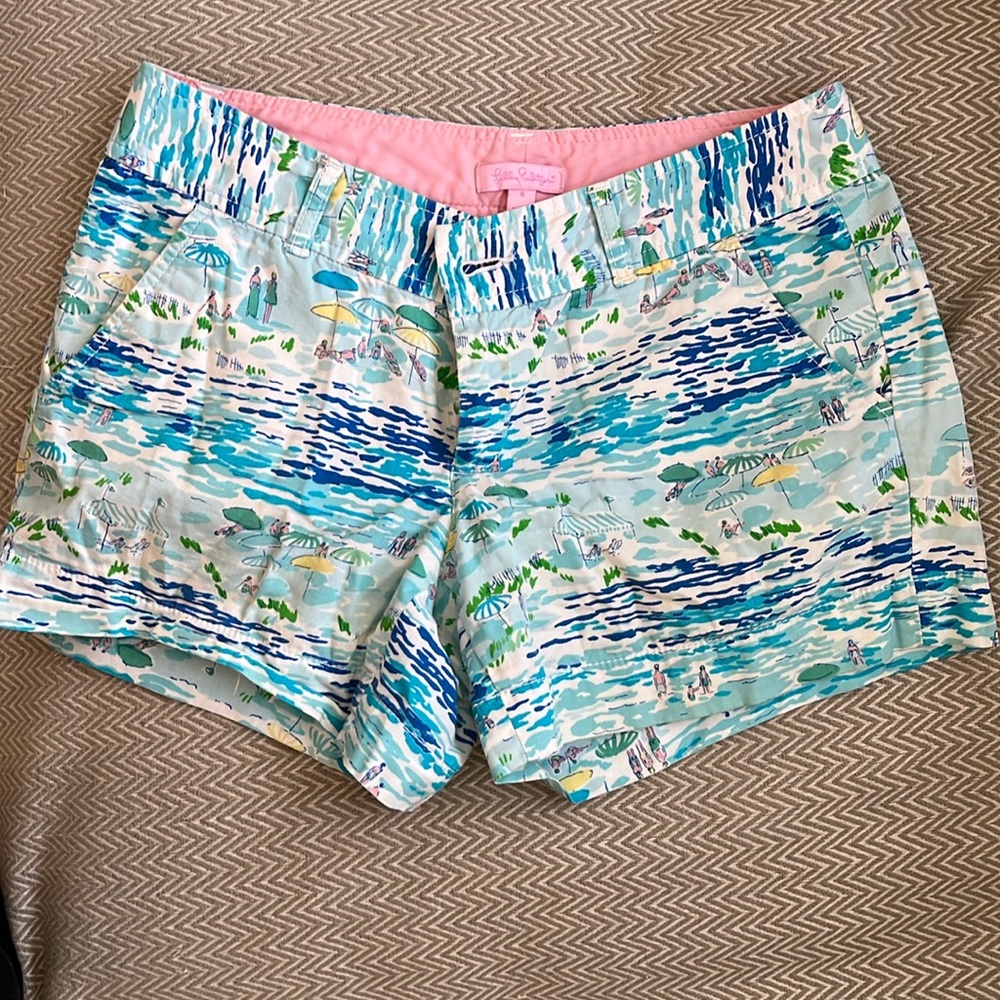 Lilly Pulitzer size 6 shorts with beach scene
